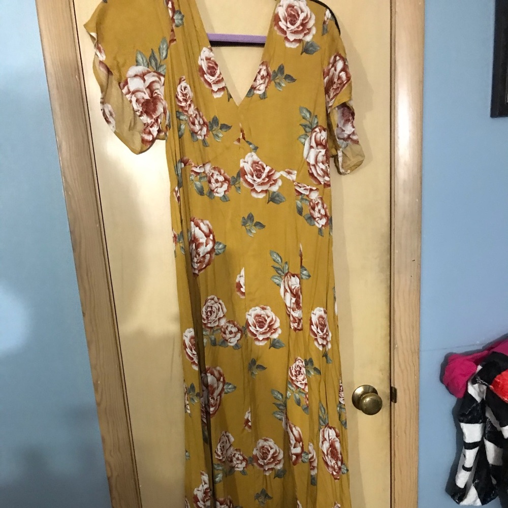 Back cut out dress